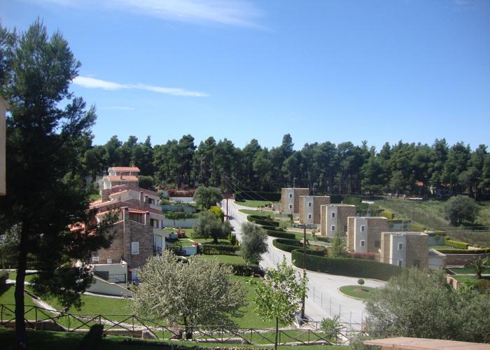 Townhouse Atrium in Sani