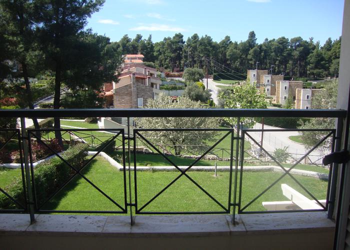 Townhouse Atrium in Sani