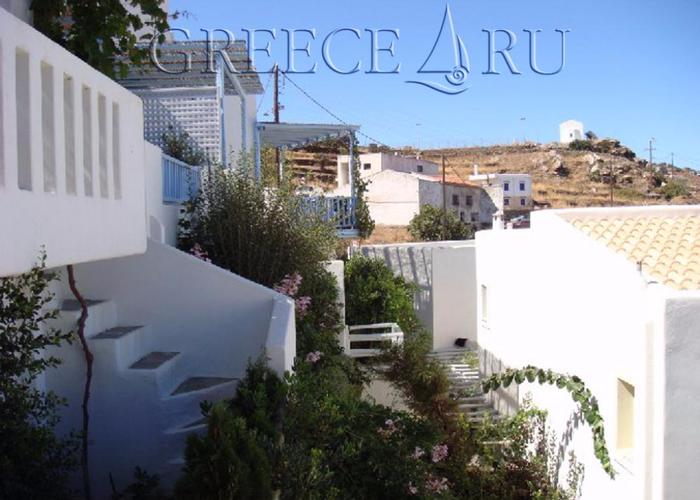 Townhouses in Ioulida Kea