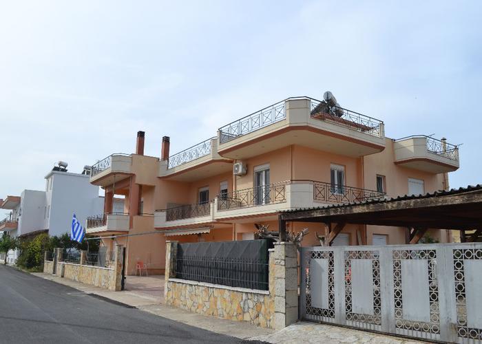 House in Nea Selefkia