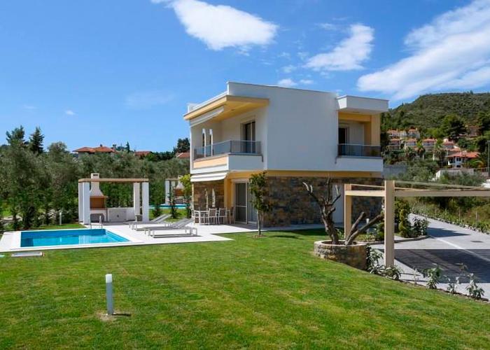 Villa in Pevkochori Chalkidiki