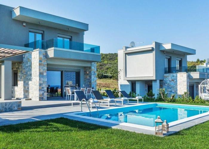 Villa in Pefkochori Chalkidiki