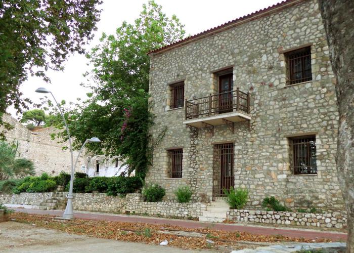 Industrial building in Aigio