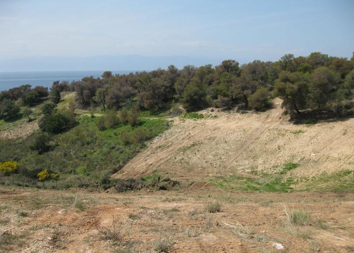 Γεωτεμάχιο στο Πόρτο Χέλι