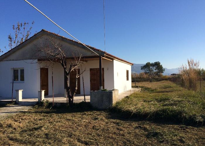 House in Khiliadou Fokida