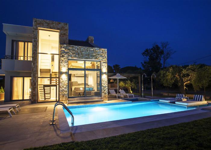 Villa in Pevkochori Chalkidiki