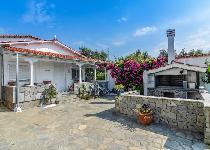 Villa in Nea Irakleia Chalkidiki