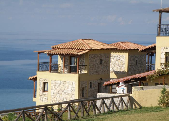 Townhouses Swallow in Loutra Chalkidiki