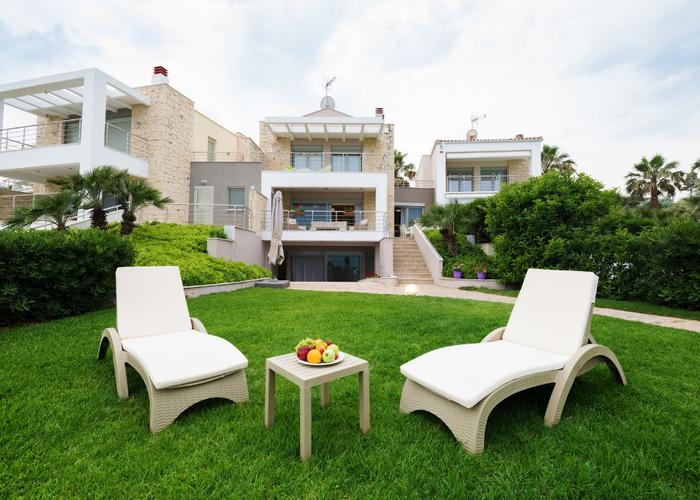 Villa in Pevkochori Chalkidiki