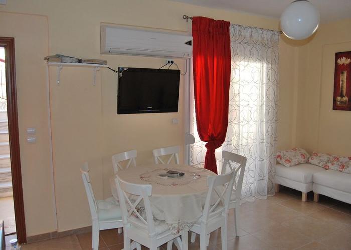 Townhouse in Skala Fourkas